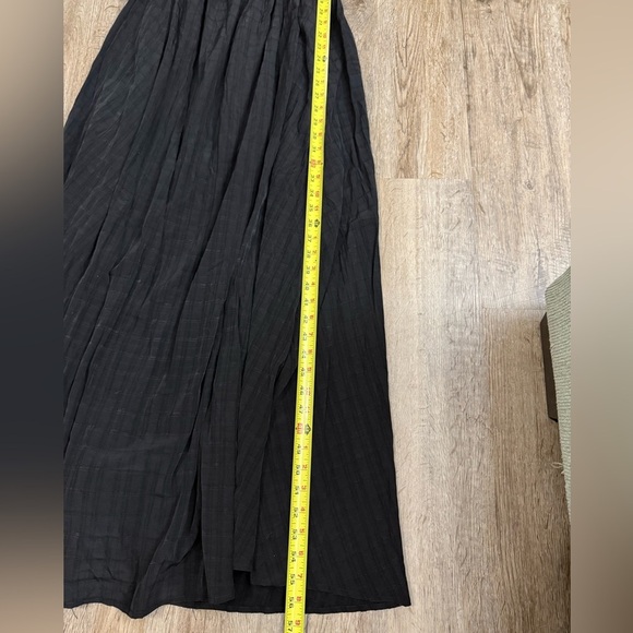 Entro • Ruffle Sleeve Cut Out Maxi Dress - Picture 6 of 15